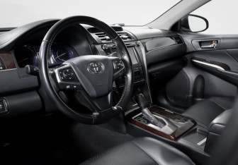 Подержанный автомобиль Toyota Camry Sedan 2016 года (14 фото)