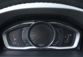 Подержанный автомобиль Volvo S60 2017 года (11 фото)