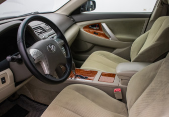 Подержанный автомобиль Toyota Camry Sedan 2008 года (10 фото)