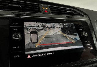 Подержанный автомобиль Volkswagen Tiguan 2019 года (15 фото)