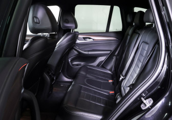 Подержанный автомобиль BMW X3 2020 года (11 фото)