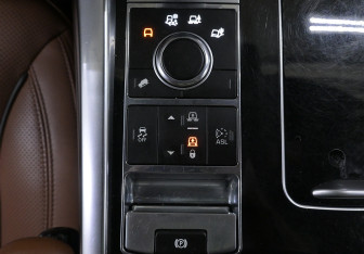 Подержанный автомобиль Land Rover Range Rover Sport 2015 года (14 фото)