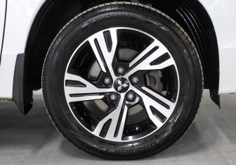 Подержанный автомобиль Mitsubishi Xpander 2021 года (25 фото)