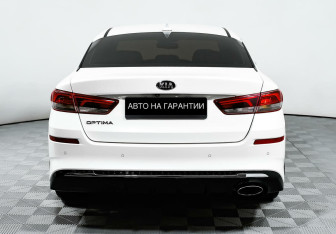 Подержанный автомобиль Kia Optima Sedan 2019 года (6 фото)