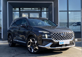 Подержанный автомобиль Hyundai Santa Fe 2021 года (3 фото)