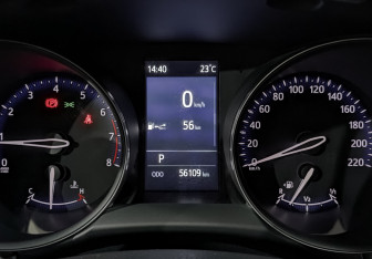 Подержанный автомобиль Toyota C-HR 2021 года (16 фото)