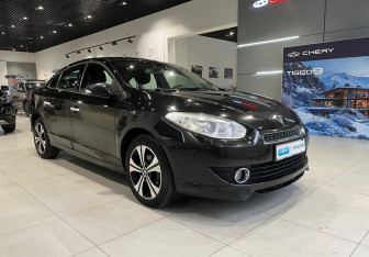 Подержанный автомобиль Renault Fluence 2012 года (3 фото)
