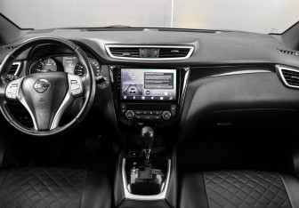 Подержанный автомобиль Nissan Qashqai 2016 года (12 фото)