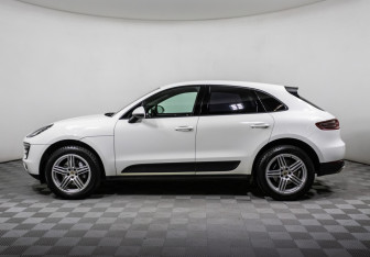 Подержанный автомобиль Porsche Macan 2016 года (8 фото)
