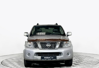 Подержанный автомобиль Nissan Pathfinder 2010 года (2 фото)