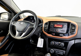 Подержанный автомобиль LADA (ВАЗ) XRAY 2019 года (26 фото)