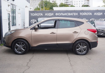 Подержанный автомобиль Hyundai ix35 2014 года (8 фото)