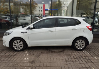 Подержанный автомобиль Kia Rio Hatchback 2014 года (5 фото)