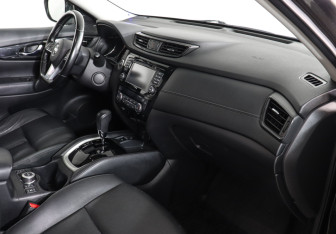 Подержанный автомобиль Nissan X-Trail 2019 года (10 фото)
