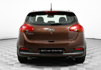 Подержанный автомобиль Kia Ceed Hatchback 2013 года (6 фото)