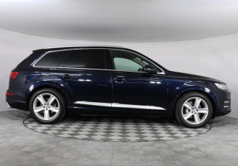 Подержанный автомобиль Audi Q7 2016 года (4 фото)