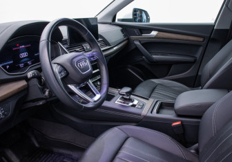 Подержанный автомобиль Audi Q5 2022 года (9 фото)