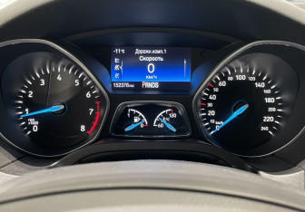 Подержанный автомобиль Ford Focus Sedan 2017 года (19 фото)