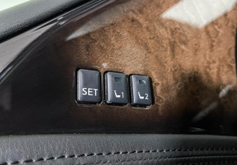 Подержанный автомобиль Infiniti QX80 2014 года (16 фото)