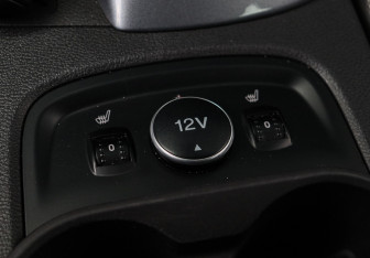 Подержанный автомобиль Ford Focus Hatchback 2013 года (16 фото)