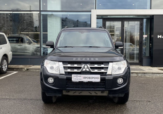 Подержанный автомобиль Mitsubishi Pajero 2011 года (2 фото)