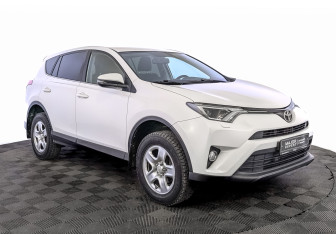 Подержанный автомобиль Toyota RAV4 2019 года (3 фото)