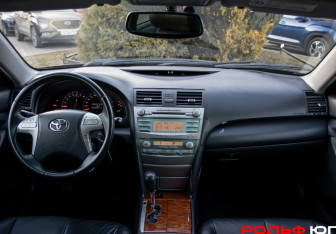 Подержанный автомобиль Toyota Camry Sedan 2008 года (10 фото)