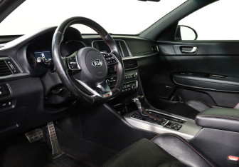 Подержанный автомобиль Kia Optima Sedan 2020 года (9 фото)