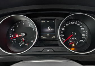 Подержанный автомобиль Volkswagen Tiguan 2021 года (16 фото)