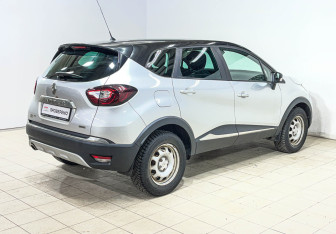 Подержанный автомобиль Renault Kaptur 2017 года (4 фото)