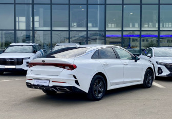 Подержанный автомобиль Kia K5 2020 года (5 фото)