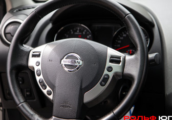 Подержанный автомобиль Nissan Qashqai 2010 года (12 фото)