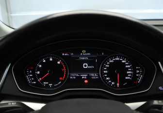 Подержанный автомобиль Audi Q5 2017 года (15 фото)