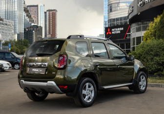 Подержанный автомобиль Renault Duster 2017 года (4 фото)