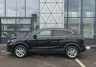Подержанный автомобиль Nissan Qashqai 2021 года (8 фото)