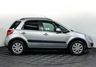 Подержанный автомобиль Suzuki SX4 Hatchback 2014 года (4 фото)