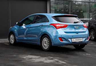 Подержанный автомобиль Hyundai i30 Hatchback 2013 года (6 фото)