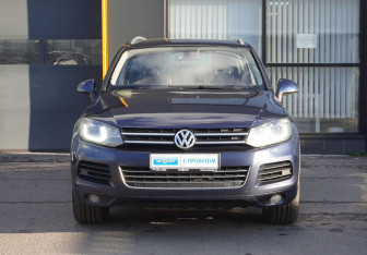 Подержанный автомобиль Volkswagen Touareg 2013 года (2 фото)