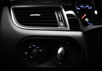 Подержанный автомобиль Porsche Macan 2017 года (15 фото)