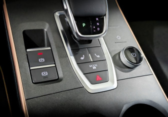 Подержанный автомобиль Omoda C5 2024 года (26 фото)