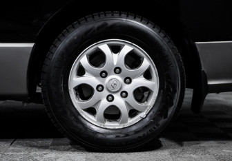 Подержанный автомобиль Hyundai H-1 2010 года (16 фото)