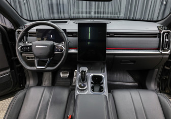 Подержанный автомобиль Jaecoo J7 2024 года (14 фото)