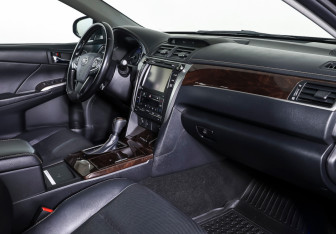 Подержанный автомобиль Toyota Camry Sedan 2018 года (10 фото)