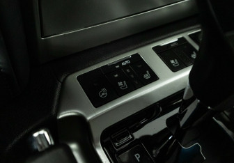 Подержанный автомобиль Toyota Land Cruiser Suv 2015 года (15 фото)