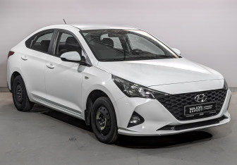 Подержанный автомобиль Hyundai Solaris Sedan 2020 года (3 фото)