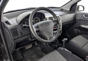 Подержанный автомобиль Hyundai Getz 2010 года (15 фото)