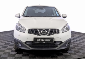 Подержанный автомобиль Nissan Qashqai 2013 года (2 фото)