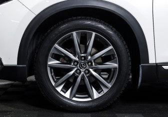 Подержанный автомобиль Mazda CX-9 2018 года (29 фото)