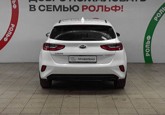 Подержанный автомобиль Kia Ceed Hatchback 2019 года (5 фото)