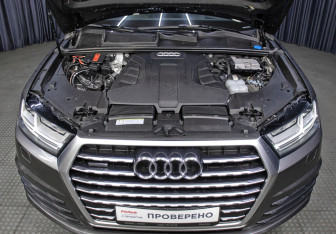 Подержанный автомобиль Audi Q7 2018 года (9 фото)